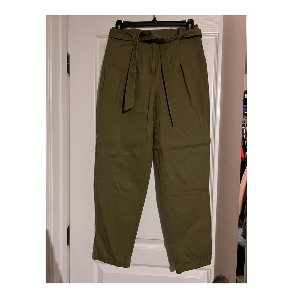 green pants